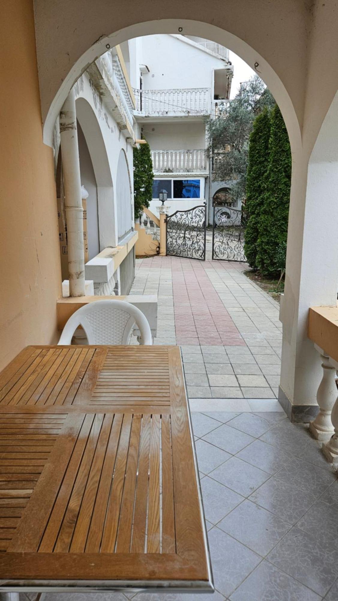 Apartmani Lime Petrovac Exteriör bild