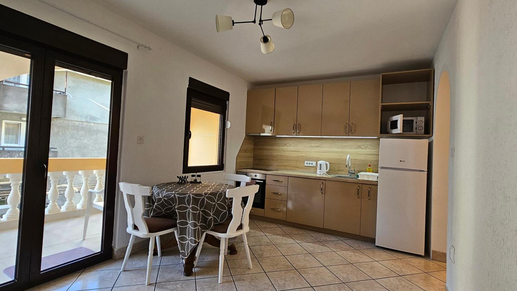 Apartmani Lime Petrovac Exteriör bild