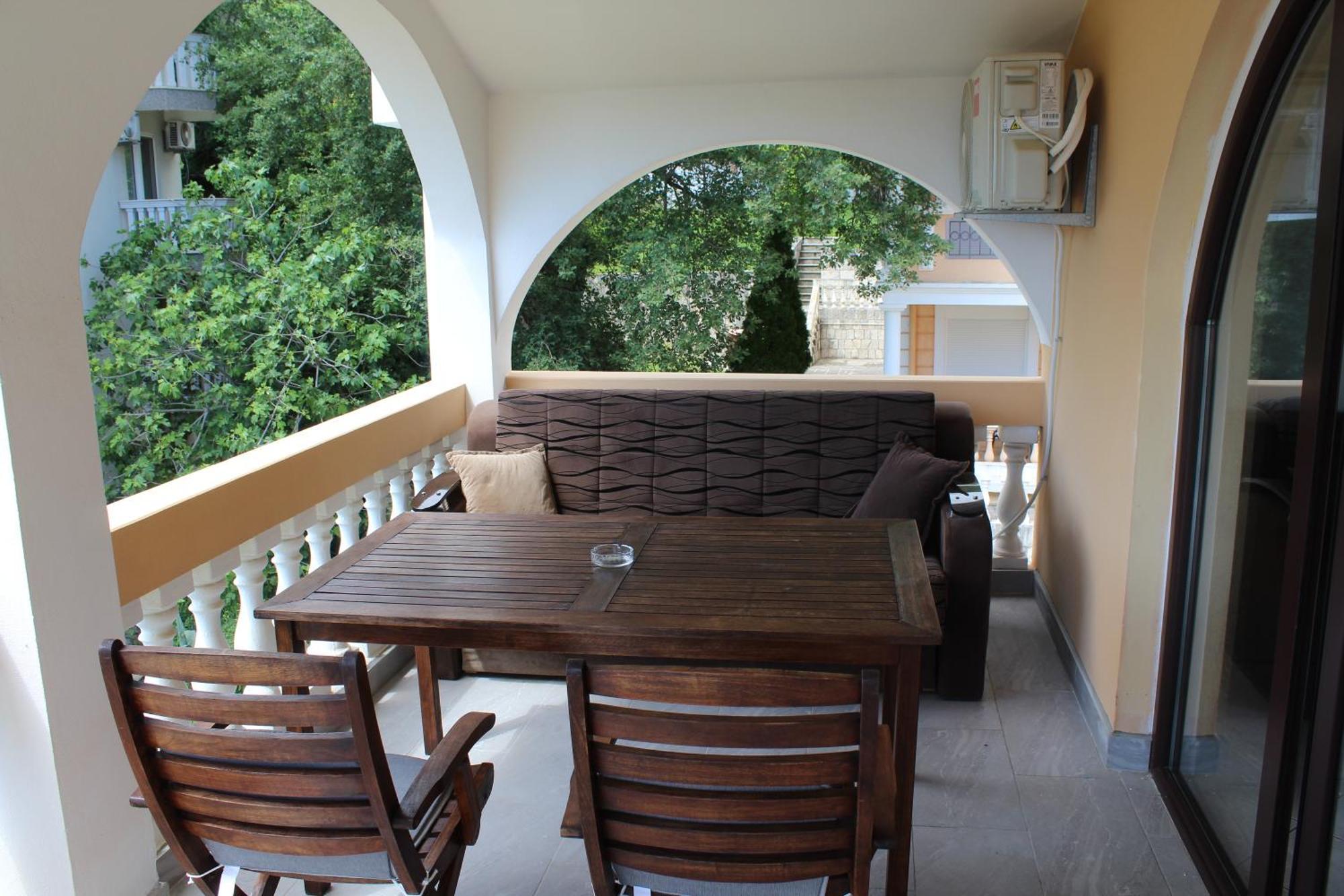 Apartmani Lime Petrovac Exteriör bild