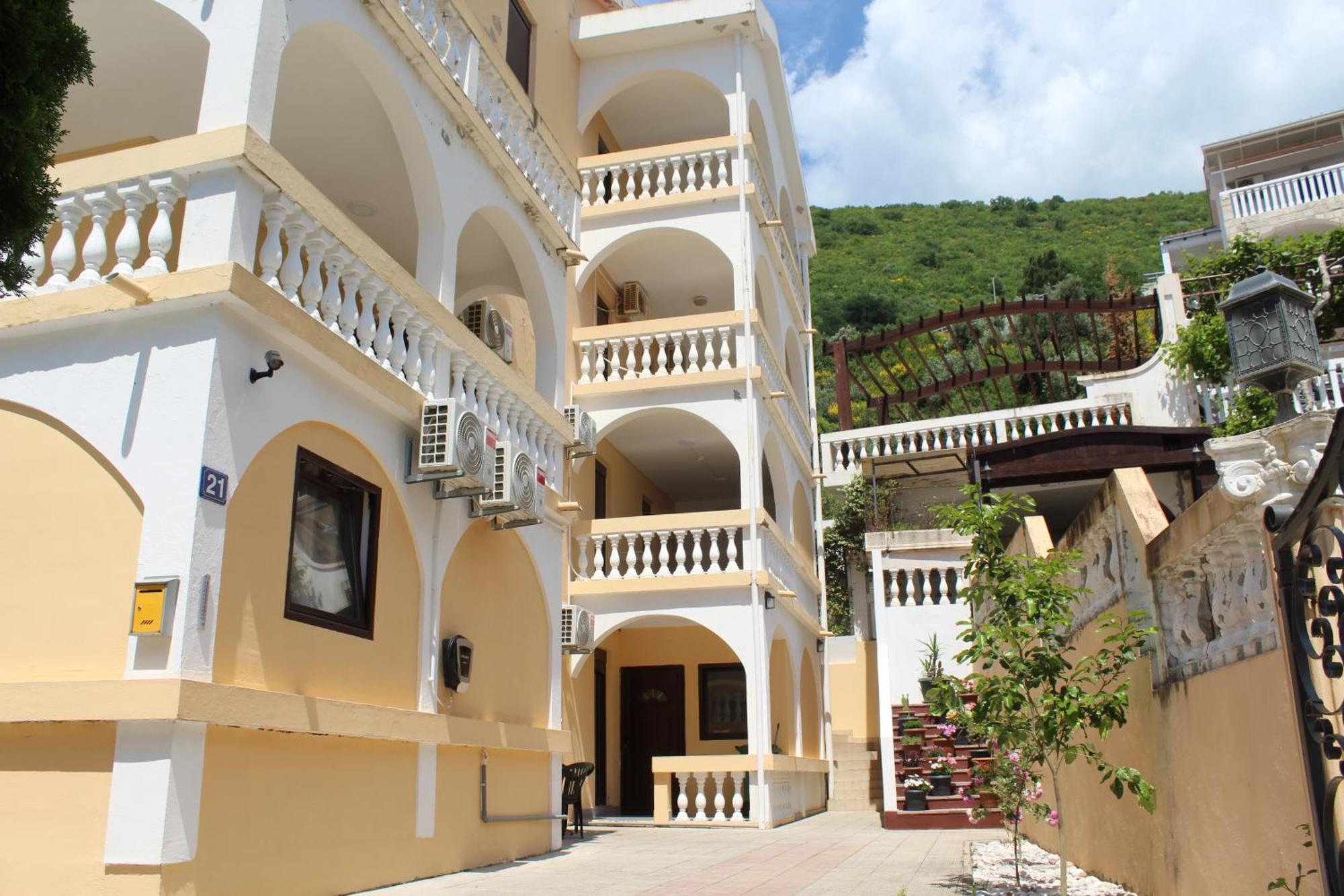 Apartmani Lime Petrovac Exteriör bild
