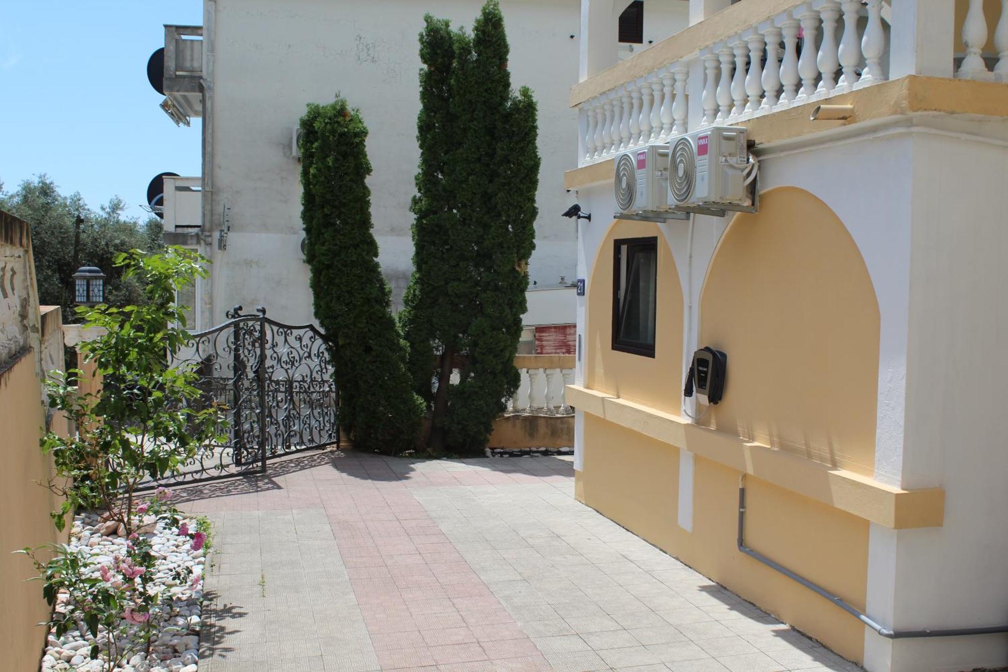 Apartmani Lime Petrovac Exteriör bild